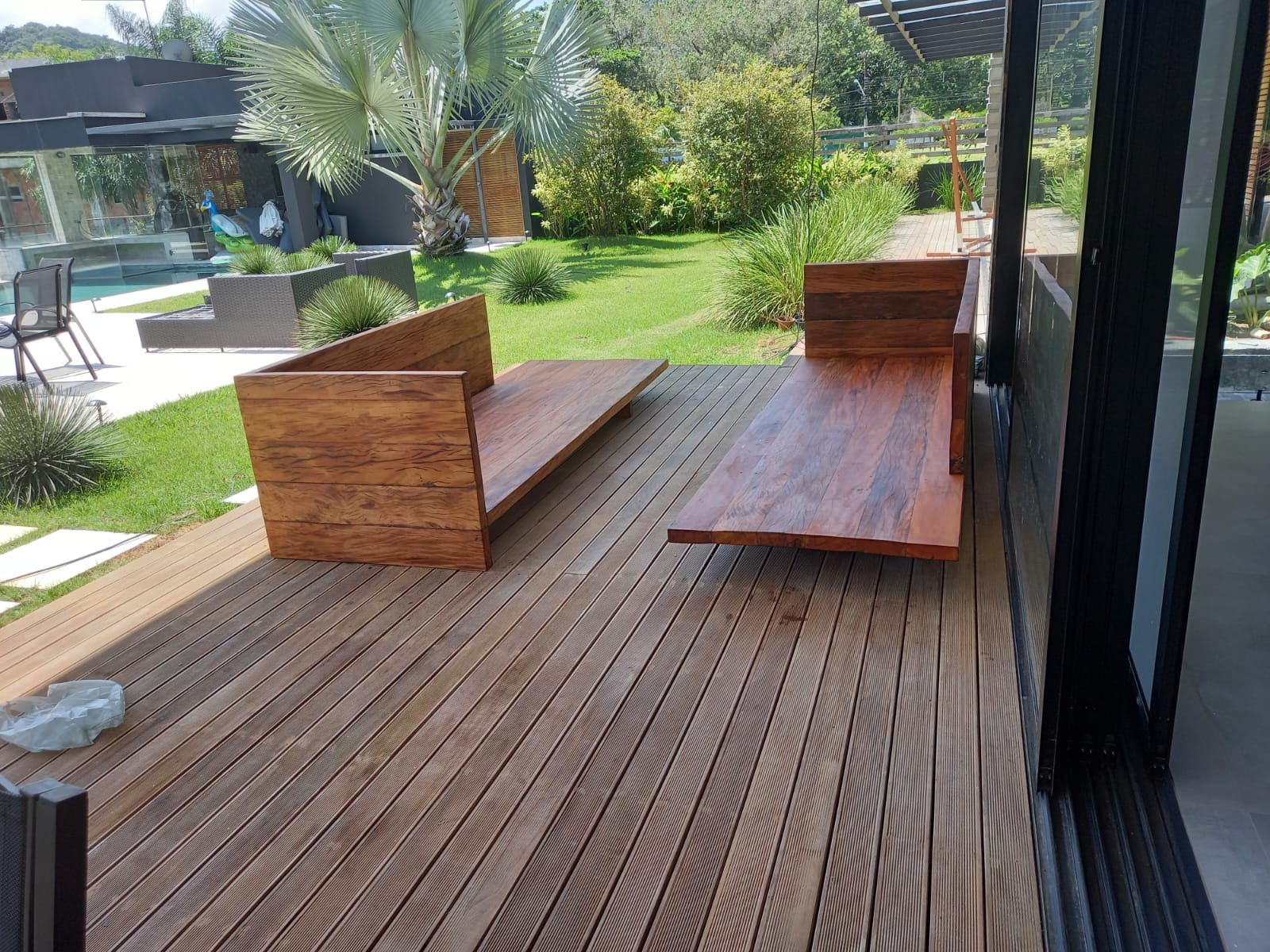 Deck com Bancos